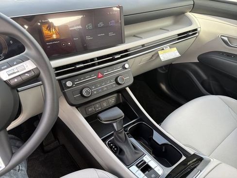 New 2026 Hyundai Tucson SE image 25