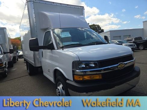 Used 2024 Chevrolet Express 4500 w/ Power Convenience Package RWD image 3
