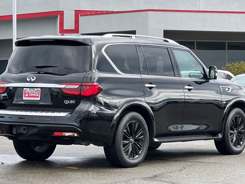 Used 2019 INFINITI QX80 Luxe w/ Proassist Package image 2