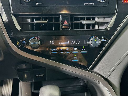 Used 2024 Toyota Camry SE FWD image 23