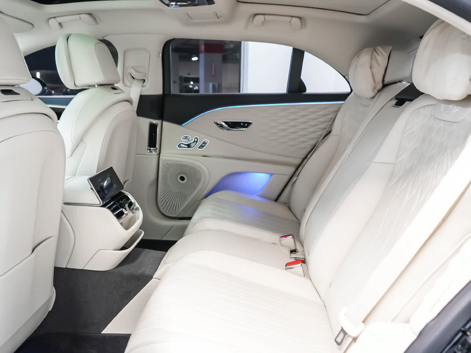 Used 2022 Bentley Flying Spur V8 AWD/4WD image 17