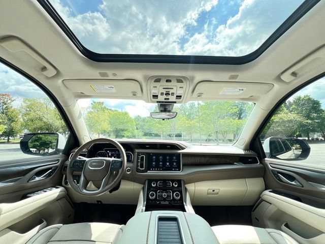 Used 2021 GMC Yukon Denali w/ Denali Premium Package AWD/4WD image 32