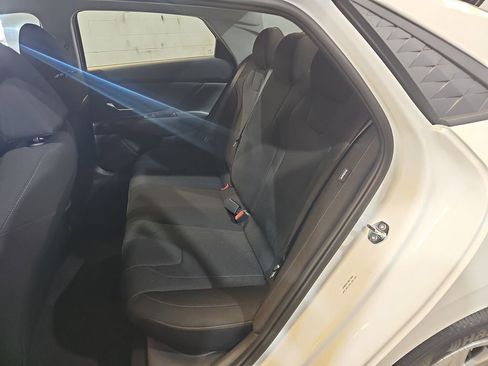 New 2026 Hyundai Elantra SE FWD image 15