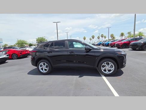 New 2026 Chevrolet Trax LS FWD image 15