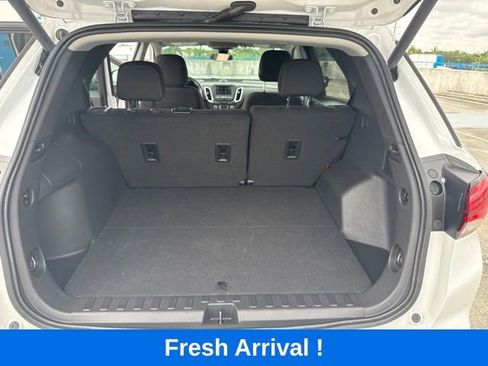 Used 2023 Chevrolet Equinox LT FWD image 4