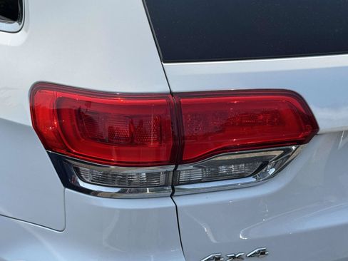 Used 2017 Jeep Grand Cherokee Limited AWD/4WD image 7