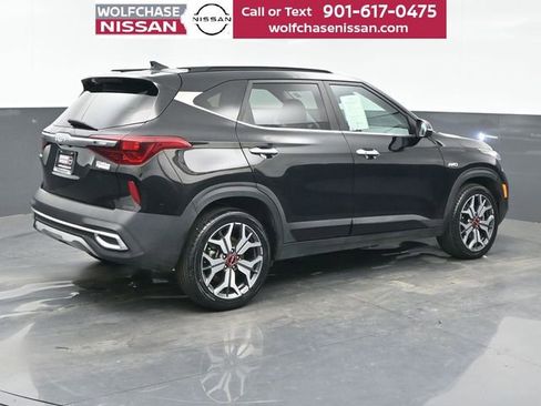 Used 2023 Kia Seltos SX w/ SX Sunroof Package image 6