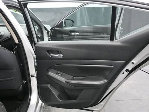 Used 2020 Nissan Altima 2.5 S FWD image 14