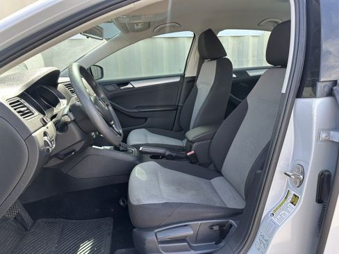 Used 2017 Volkswagen Jetta S FWD image 5