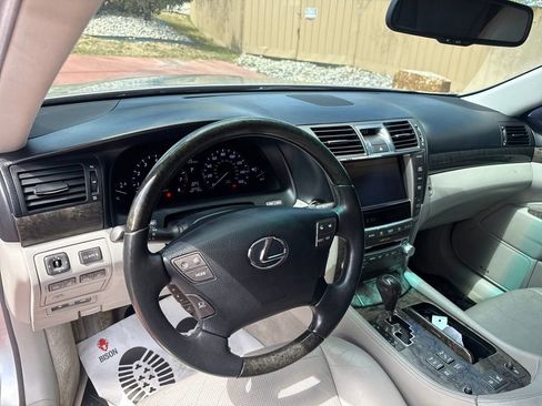 Used 2010 Lexus LS 460 AWD image 13