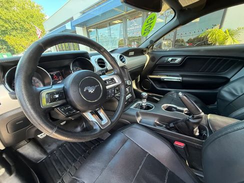 Used 2015 Ford Mustang GT Premium RWD image 43