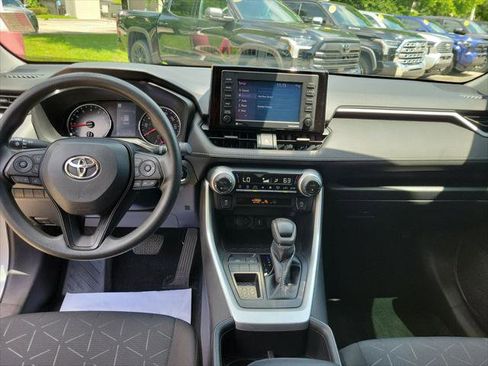 Certified 2022 Toyota RAV4 XLE w/ Convenience Package FWD image 28