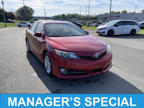 Used 2012 Toyota Camry SE FWD image 1