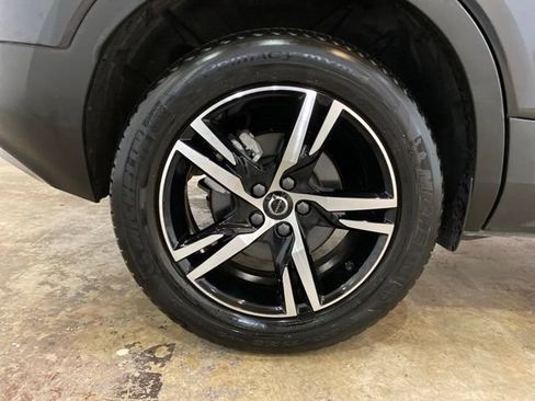 Used 2025 Volvo XC40 B5 Core AWD/4WD image 33
