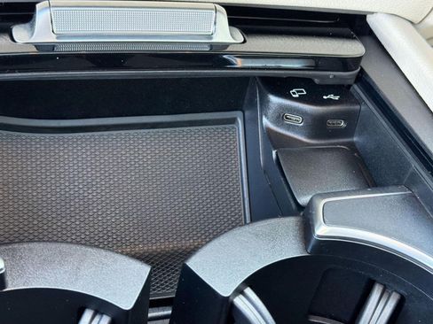Used 2022 Mercedes-Benz GLS 450 4MATIC image 36