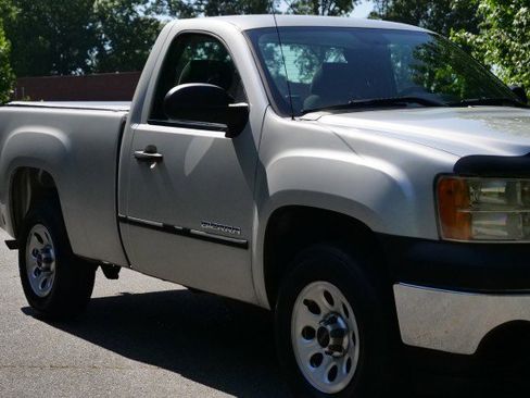 Used 2011 GMC Sierra 1500 W/T RWD image 30