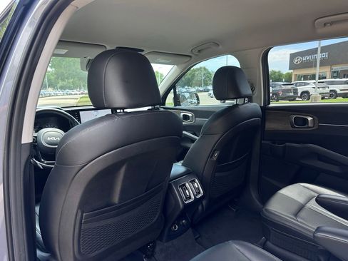 Used 2022 Kia Sorento EX FWD image 14