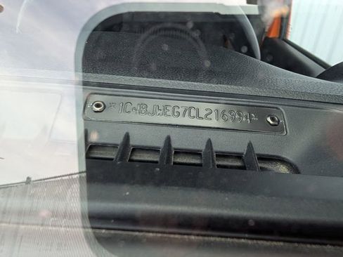 Used 2012 Jeep Wrangler Unlimited Sahara w/ Connectivity Group AWD/4WD image 20