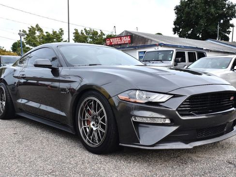 Used 2020 Ford Mustang GT image 3