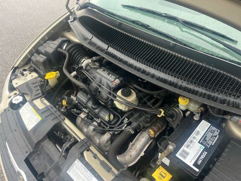 Used 2007 Chrysler Town & Country w/ Popular Equipment Group I image 14