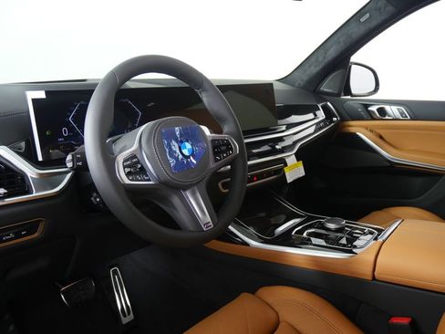 Used 2026 BMW X7 xDrive40i w/ M Sport Package image 13