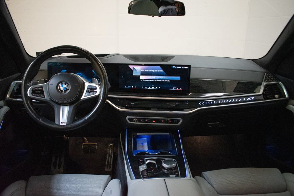 Used 2024 BMW X7 xDrive40i w/ M Sport Package AWD/4WD image 11