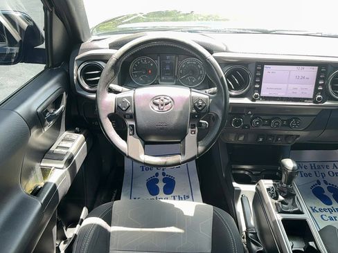 Used 2020 Toyota Tacoma TRD Off-Road image 13