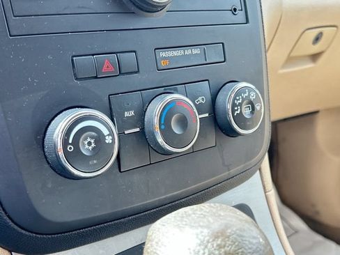 Used 2007 Saturn Outlook XE w/ Preferred Pkg FWD image 39