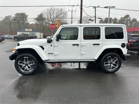 Used 2024 Jeep Wrangler Sport S w/ Convenience Group image 4