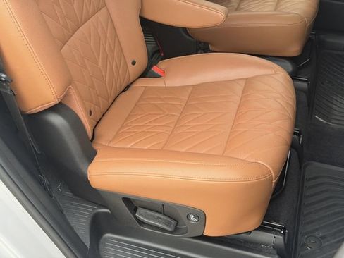 Used 2025 Kia Telluride AWD image 33