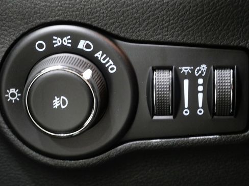 New 2026 Jeep Compass Latitude image 14