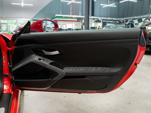 Used 2020 Porsche 718 Cayman GT4 RWD image 41