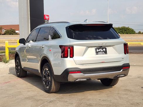 New 2026 Kia Sorento S image 3