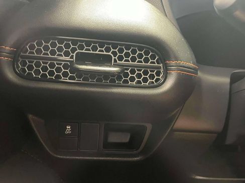 Certified 2025 Honda HR-V Sport image 19