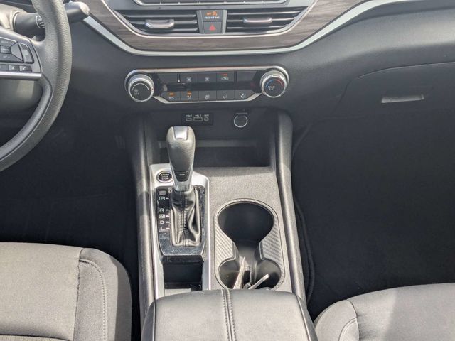 Used 2025 Nissan Altima 2.5 SV FWD image 17