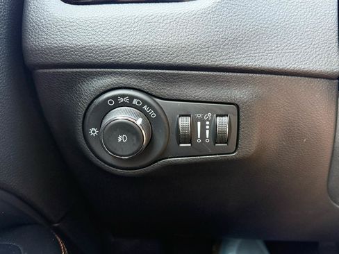 Used 2021 Jeep Compass Limited AWD/4WD image 20
