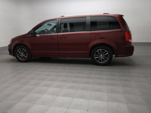 Used 2017 Dodge Grand Caravan SXT FWD image 3