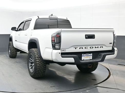 Used 2019 Toyota Tacoma TRD Off-Road w/ Technology Package image 12
