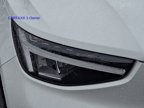 Used 2023 Volvo XC40 B5 Plus w/ Climate Package image 10