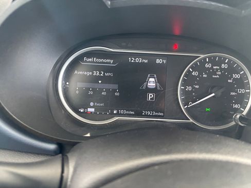 Used 2025 Nissan Versa SV FWD image 40