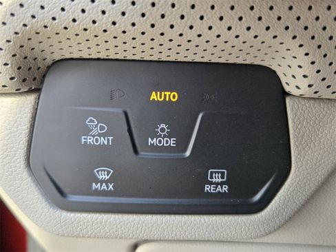 Certified 2025 Volkswagen Atlas SE w/ Black Wheel Package image 25