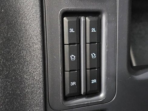 Used 2025 Ford Expedition Active AWD/4WD image 32