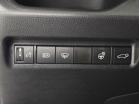 Certified 2022 Toyota RAV4 XLE Premium AWD/4WD image 9