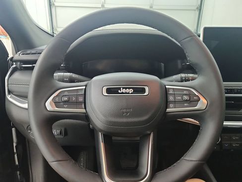 Used 2023 Jeep Compass High Altitude AWD/4WD image 25