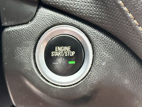 Used 2018 Chevrolet Equinox Premier image 24