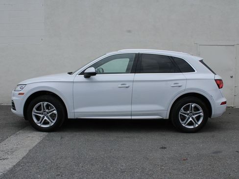 Used 2019 Audi Q5 2.0T Premium w/ Convenience Package image 4