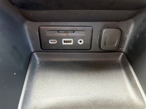 Used 2022 GMC Terrain SLT w/ Infotainment Package II image 35