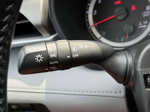 Used 2022 Toyota Highlander LE image 21