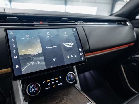 Used 2023 Land Rover Range Rover Long Wheelbase Autobiography image 33