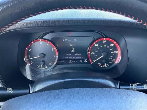 Used 2024 Nissan Frontier PRO-4X AWD/4WD image 12